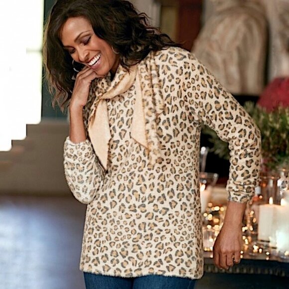 Soft Surroundings Fuzzy Soft Warm Animal Print Women's Scarf Sweater Size Medium - Picture 1 of 13